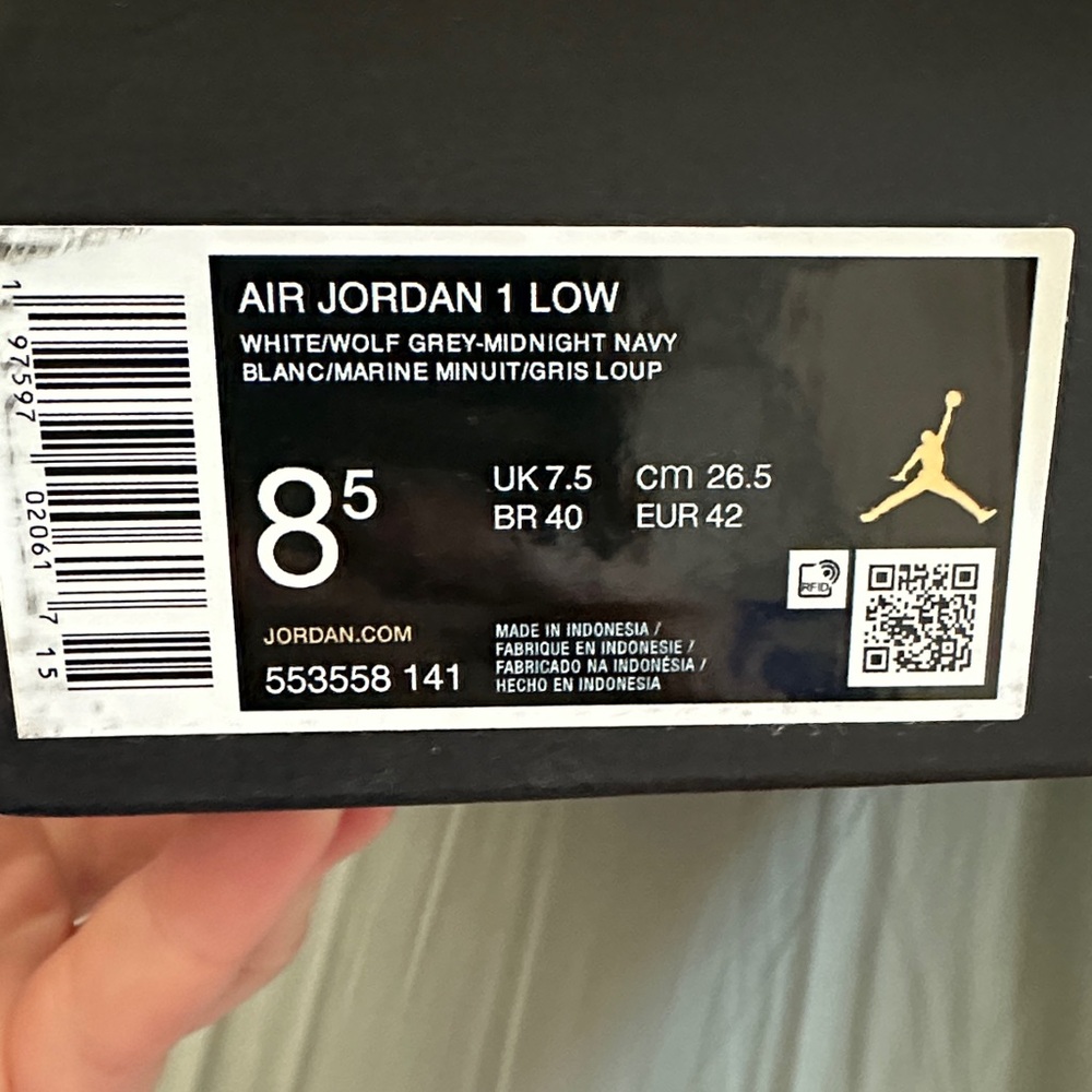 Jordan 1 Low White and Gray Sneakers